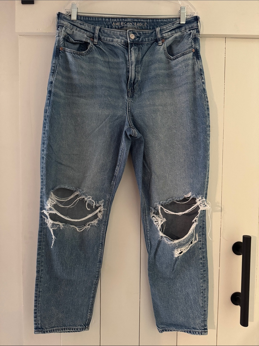 American Eagle Outfitters Blue Denim Strigid Mom Jeans Ripped Straight Leg 16